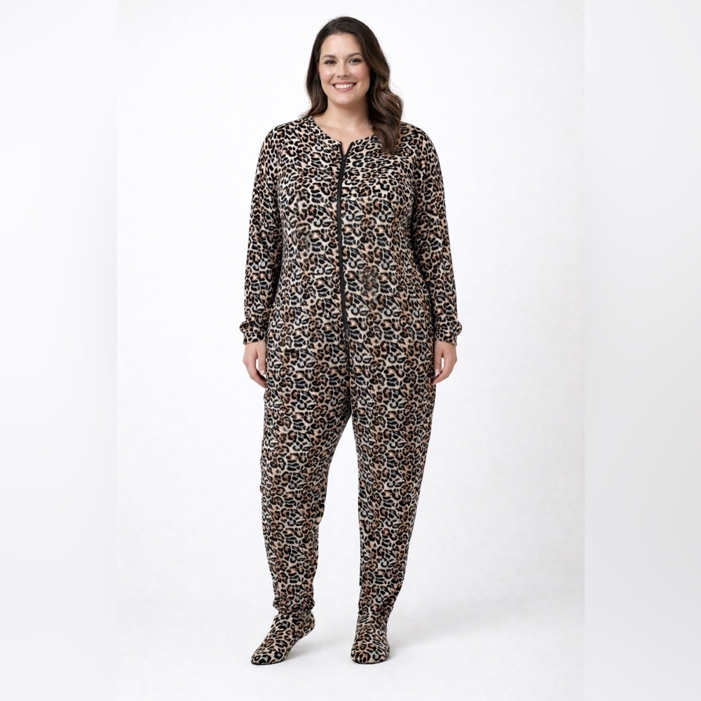 Tarea by Rue 21 Footed Leopard Plush Jumpsuit – Size XL